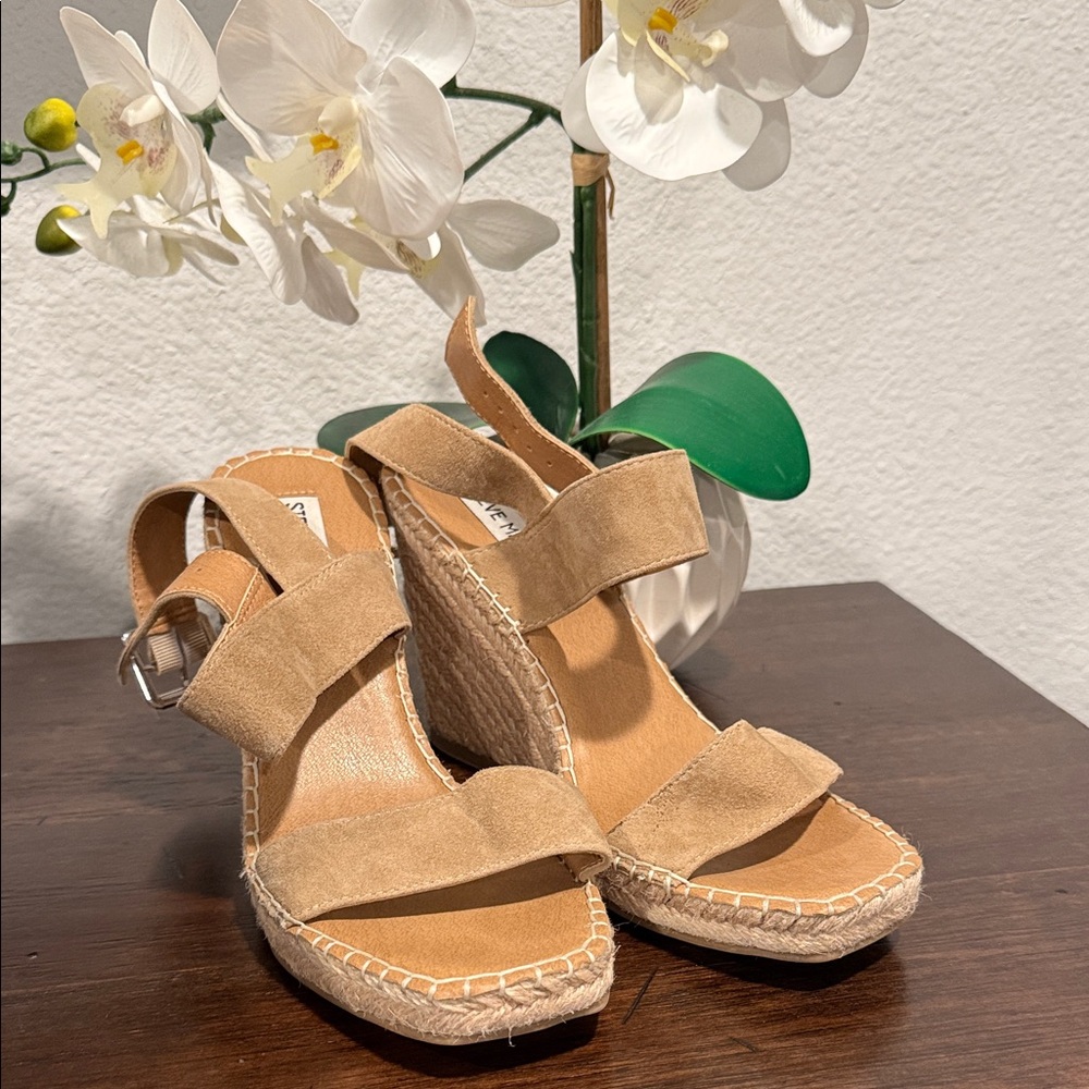 Steve Madden Beige Wedge Sandals
